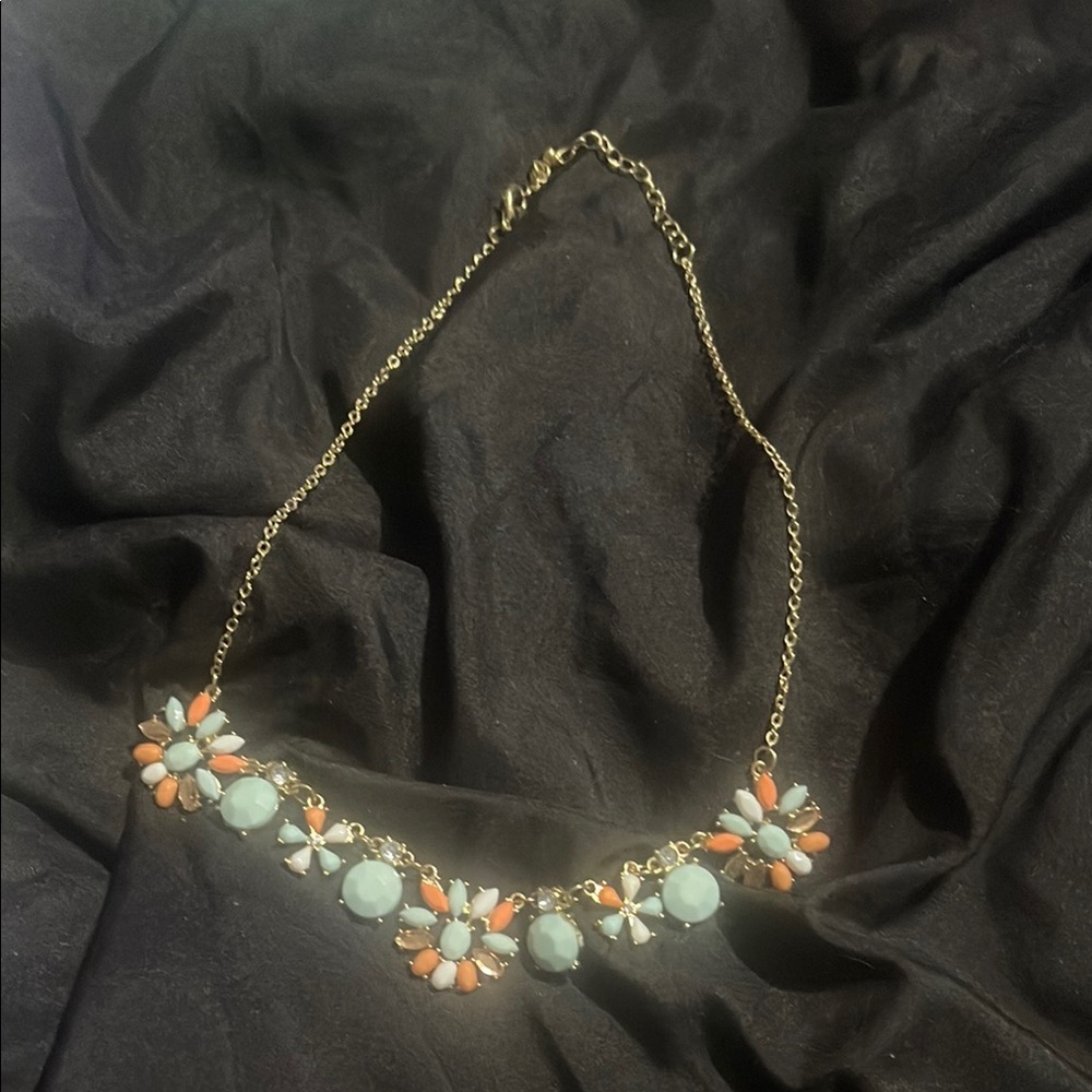 Elegant Floral Necklace with Gold Chain